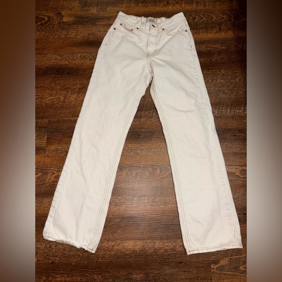 BDG Urban Outfitters COWBOY JEANS OFF-WHITE CREAM DENIM WOMEN'S SIZE 24 - Picture 1 of 4